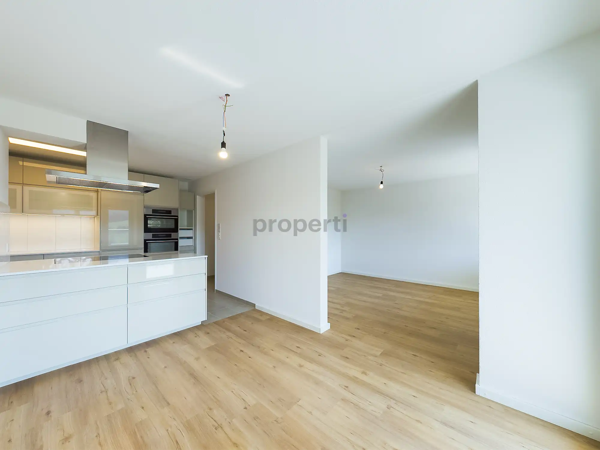 Leben wie im Einfamilienhaus - ruhig gelegene, moderne 3.5 Zimmer Wohnung mit eigenem Gartensitzplatz