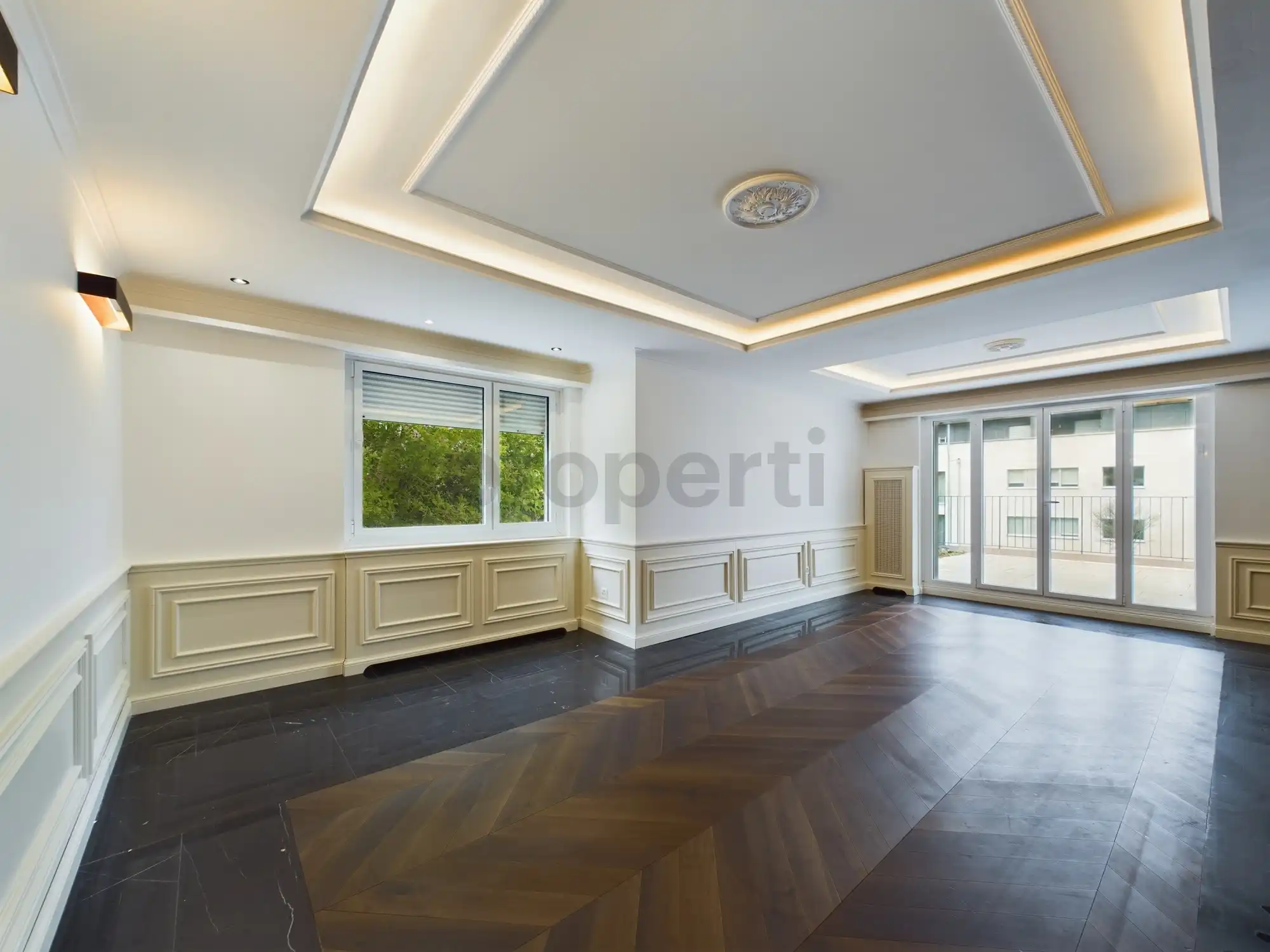 Moderne 4.5 Zimmer-Wohnung mit grosszügiger Terrasse und Garten in Küsnacht