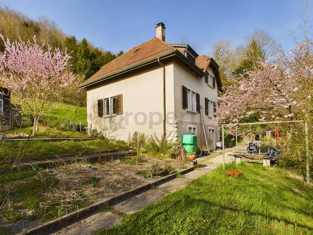 Reserviert -Charmantes Einfamilienhaus mit wunderschönem Garten und Zugang zur Aare