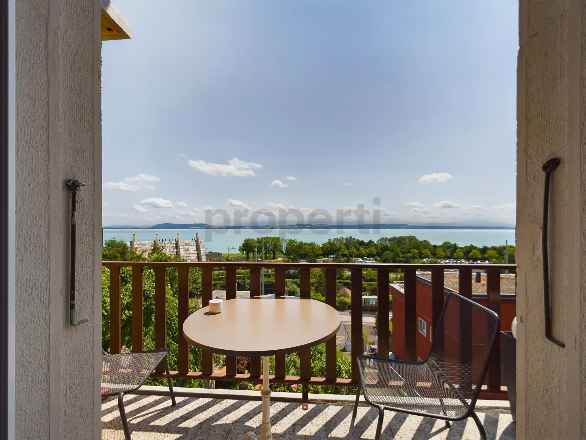 Appartement indépendant de 4 pièces à Neuchâtel avec vue sur le lac