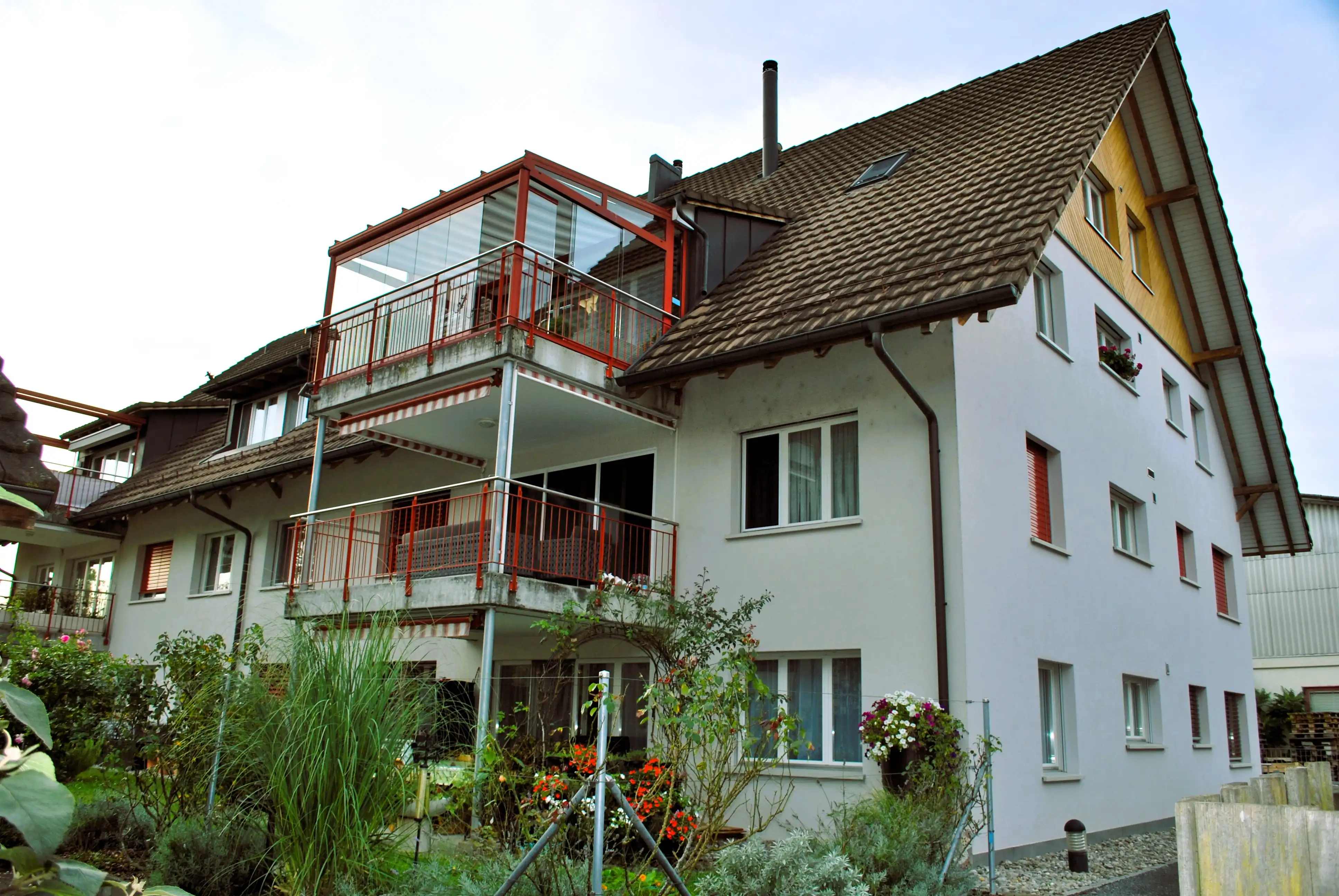 Zentral gelegene 4.5 Zimmer Maisonette-Wohnung mit grosszügiger Galerie im Knonaueramt