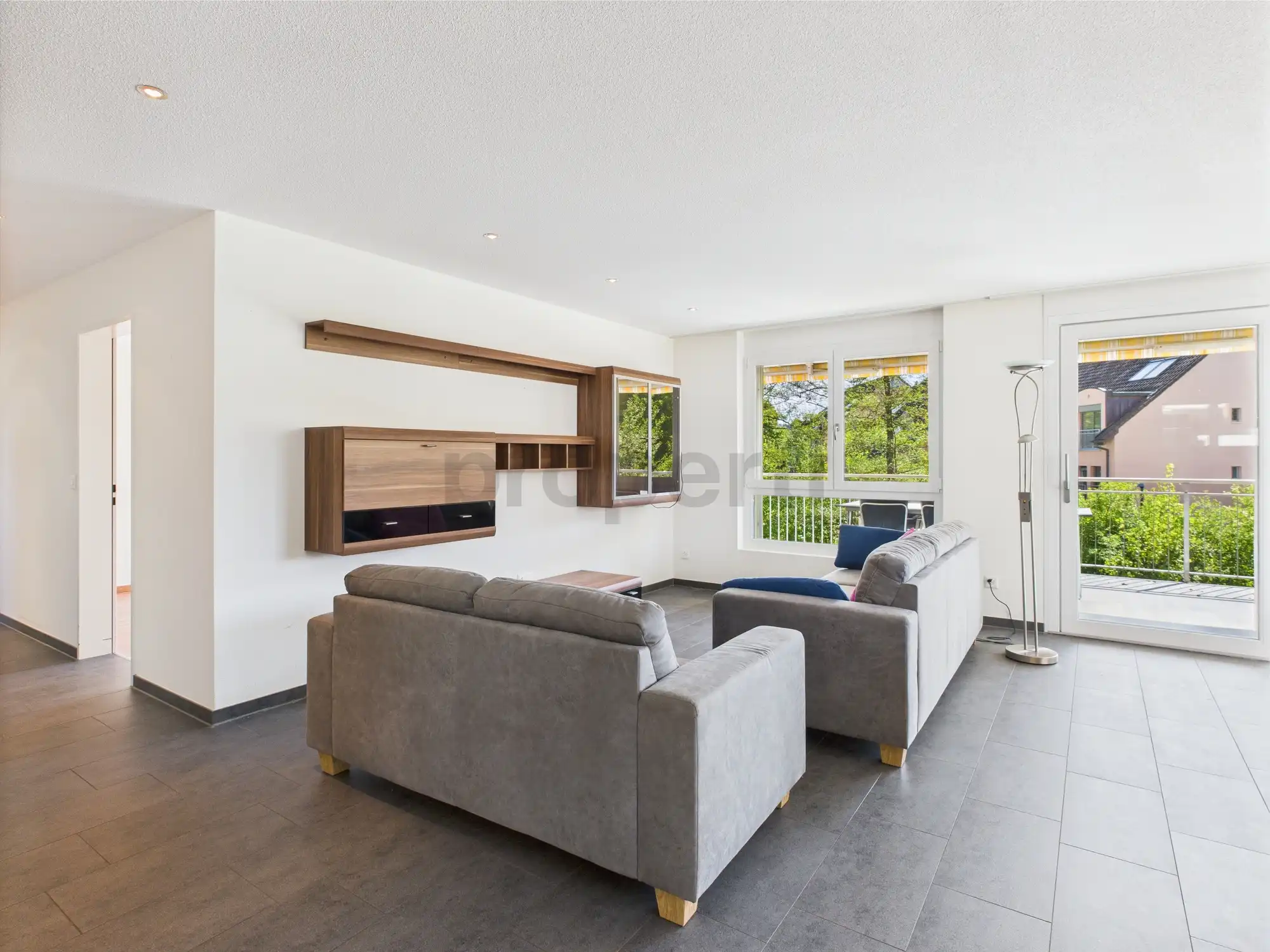 *Reserviert* Geniessen Sie die Ruhe und den Blick ins Grüne vom grossen Balkon Ihres neuen Zuhauses