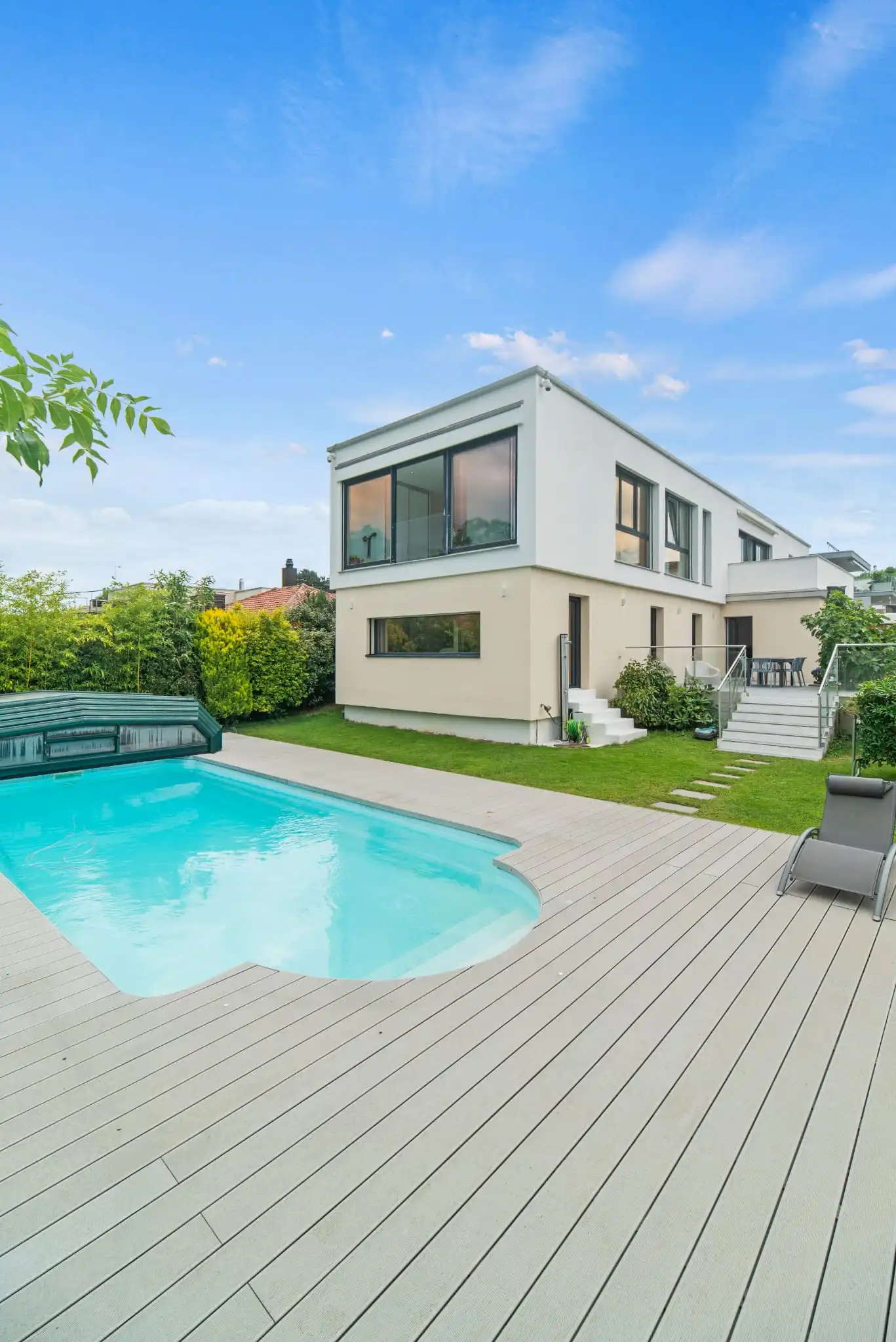 Villa pittoresque avec vue sur le lac à Delley-Portalban, canton de FR