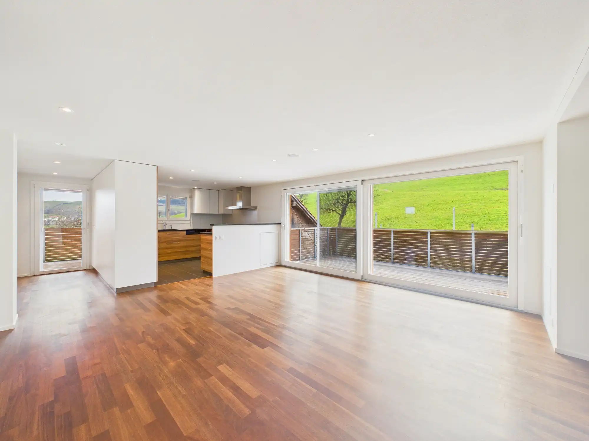 Grosszuegige 5.5-Zimmer-Wohnung mit Blick ins Grüne in Allenwinden