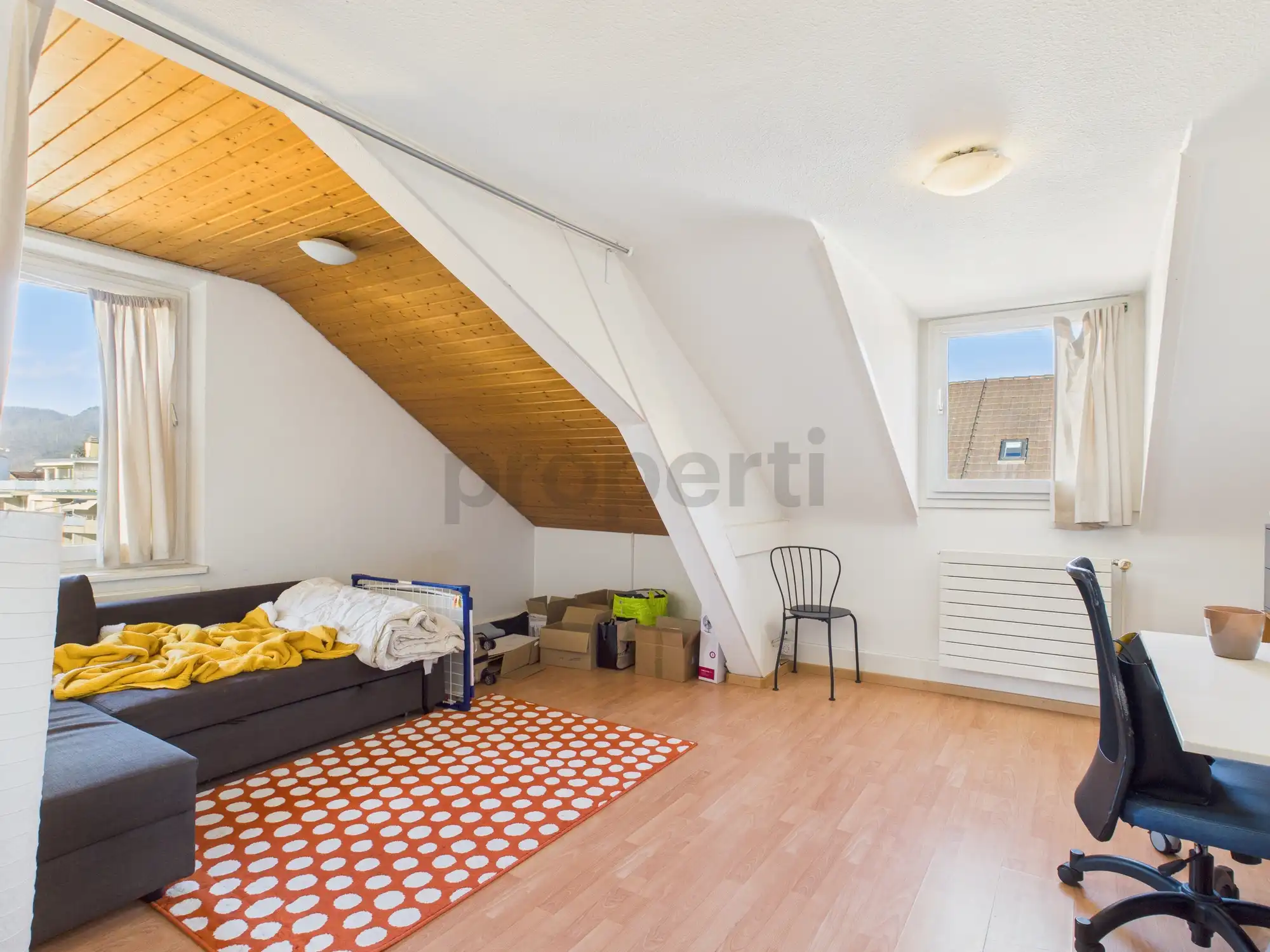 Charmante 2.5-Zimmer Dachwohnung an zentraler Lage