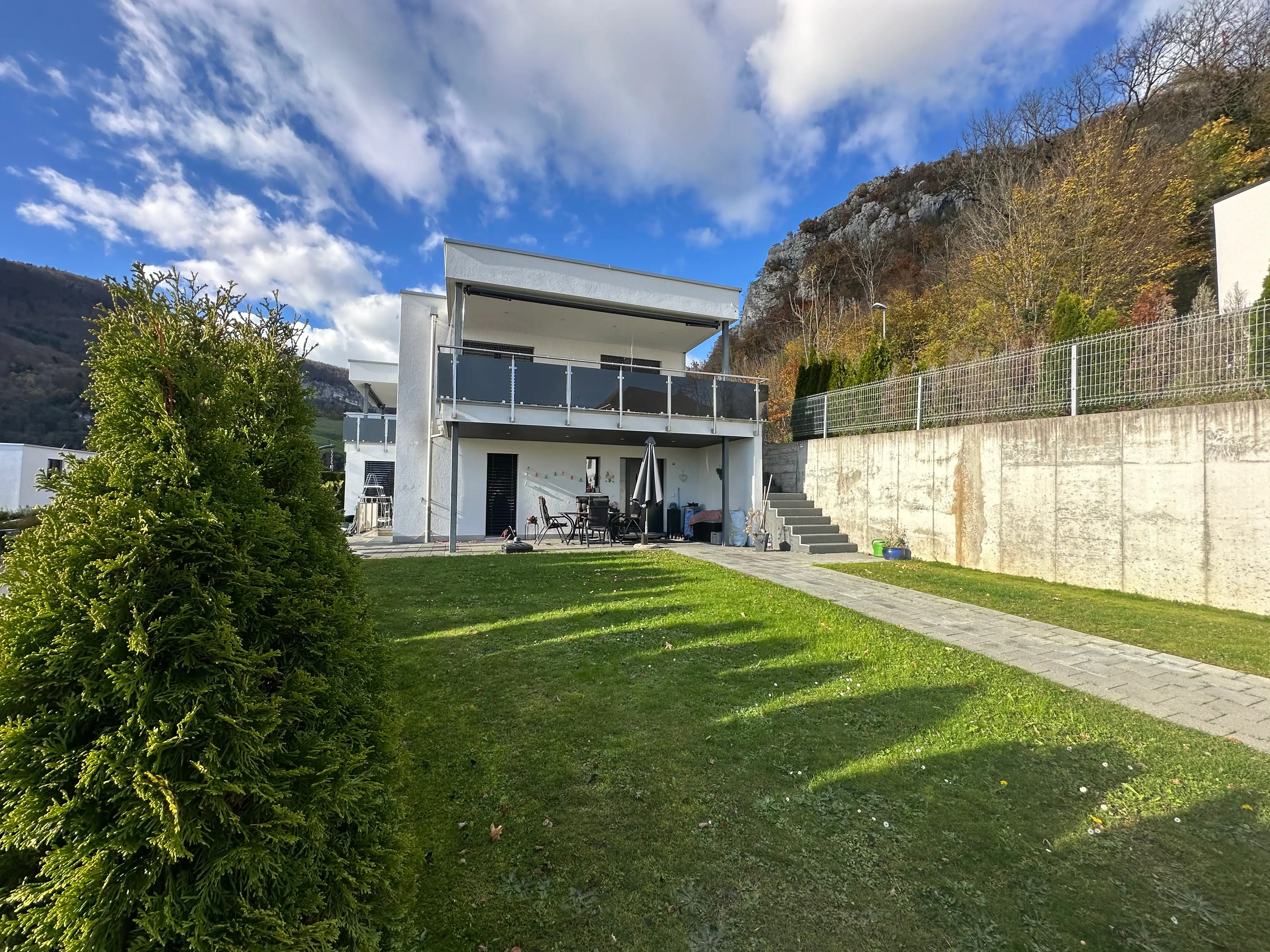 Modernes Einfamilienhaus mit Potenzial