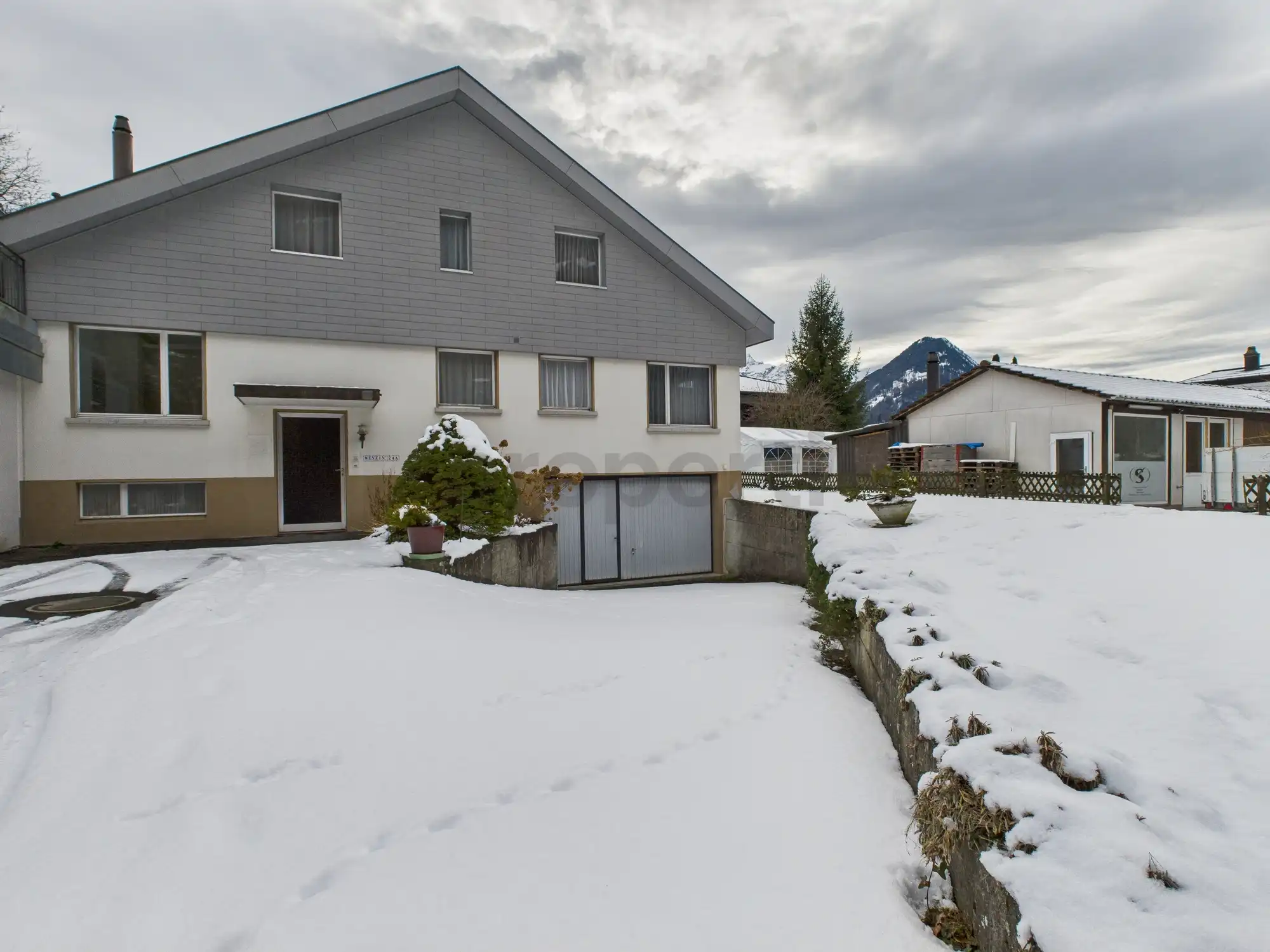 Grosszuegiges 6.5-Zimmer Einfamilienhaus mit Garten an einzigartiger Lage an der Aare in Interlaken
