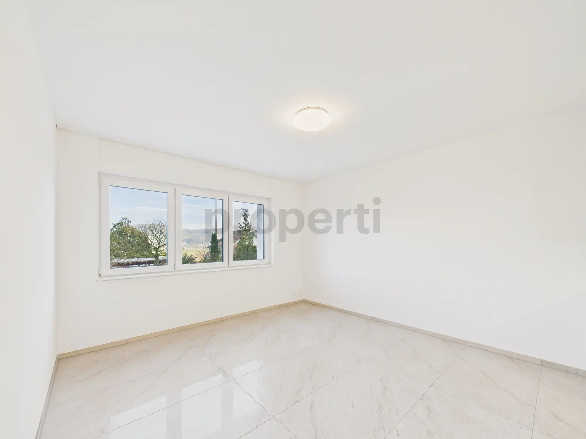 Lichtdurchflutete 3-Zimmer-Wohnung mit Terrasse in Rietheim