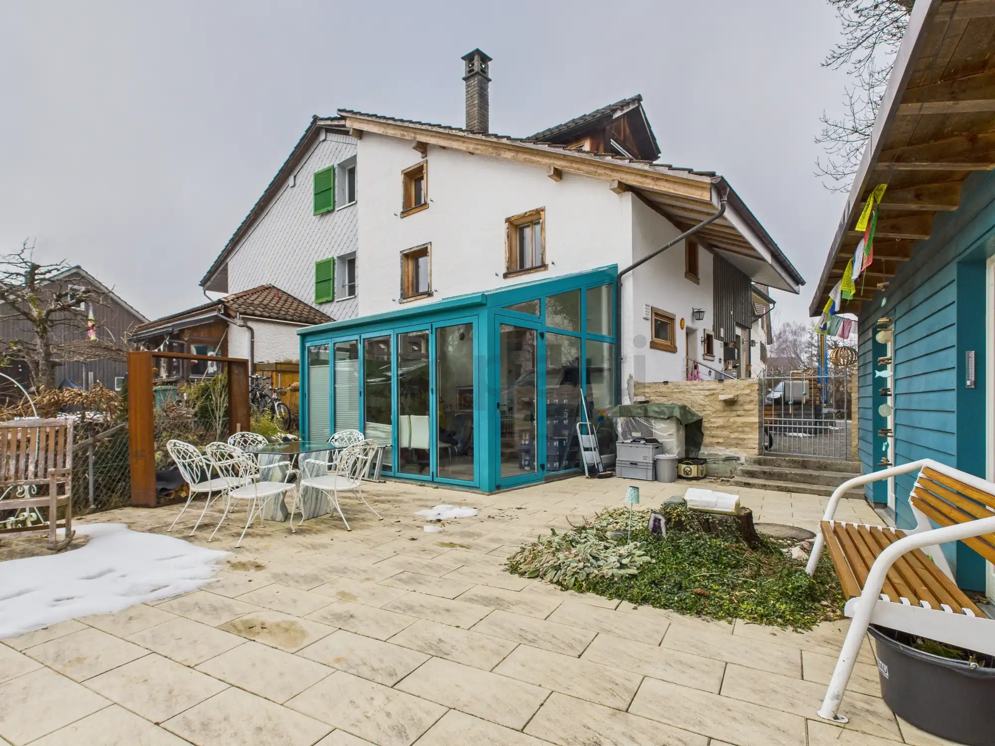 Neu renoviertes 5-Zimmer-Eckhaus mit Garten in Wetzikon