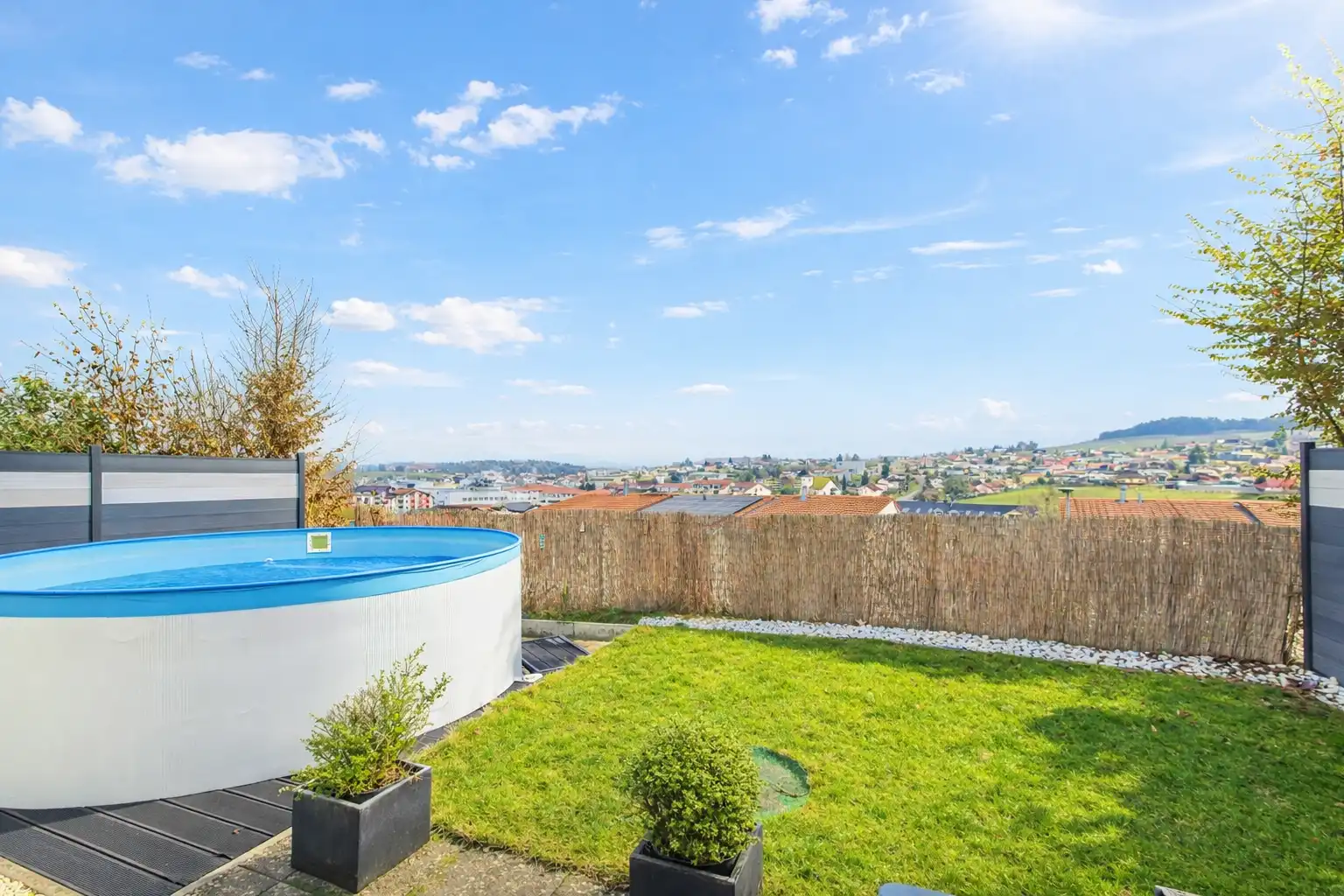 Moderne 4.5 pièces maison mitoyenne avec jardin à Courtepin