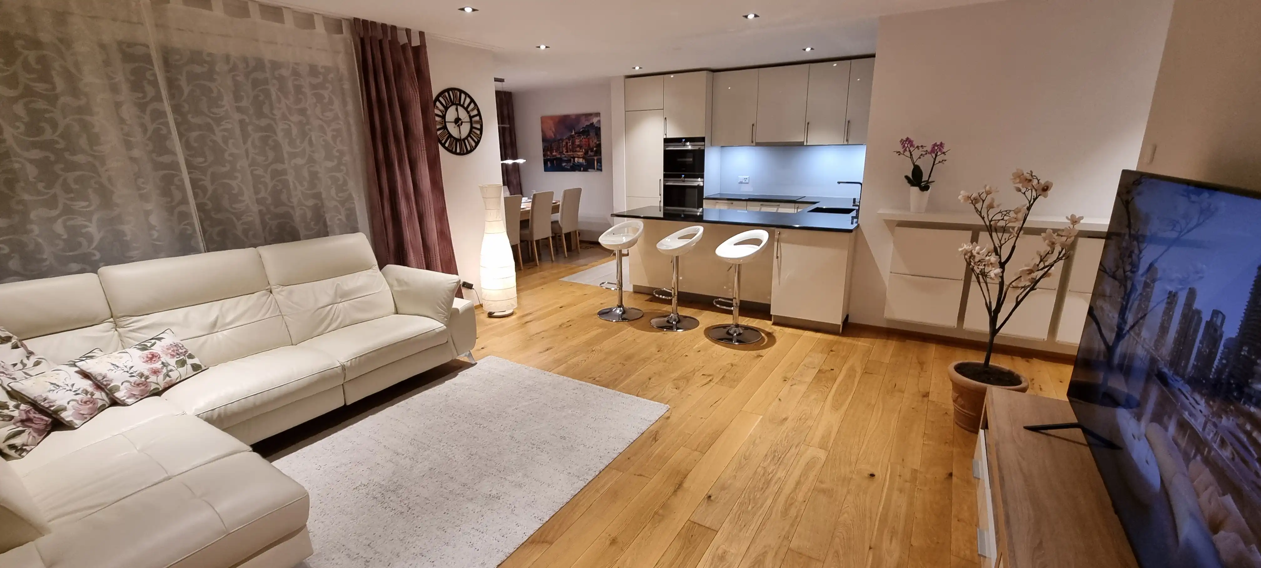 Moderne 3.5 pièces meublé – appartement avec balcon