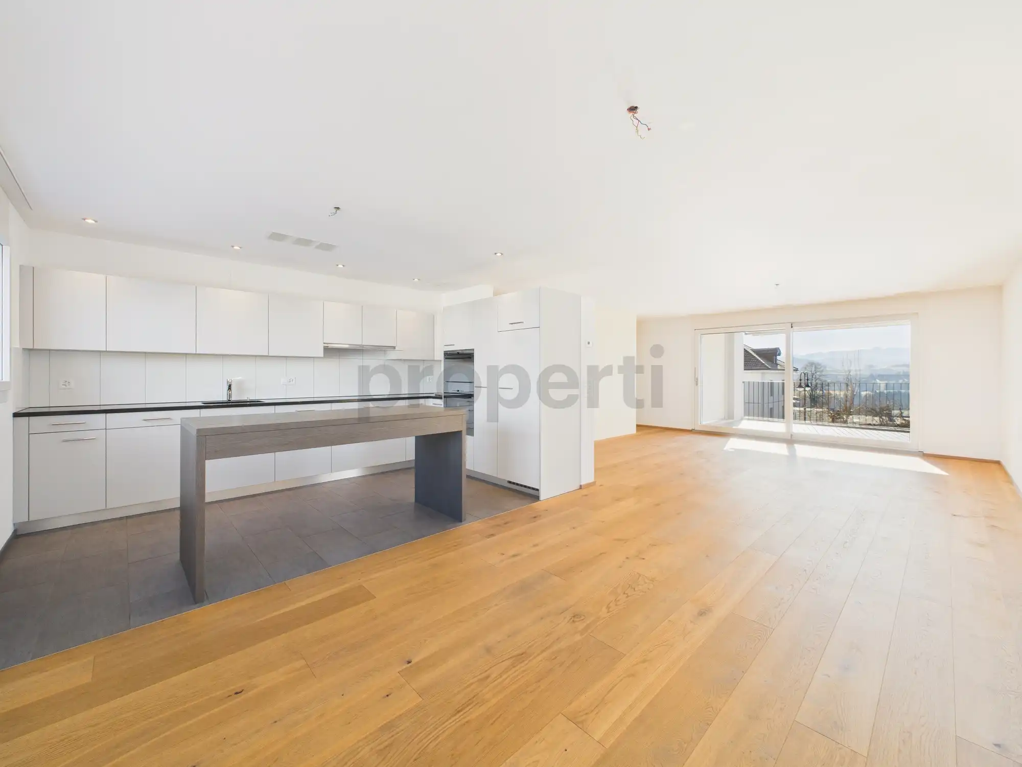 Moderne 4.5-Zimmer-Wohnung mit Balkon, Ufhusen