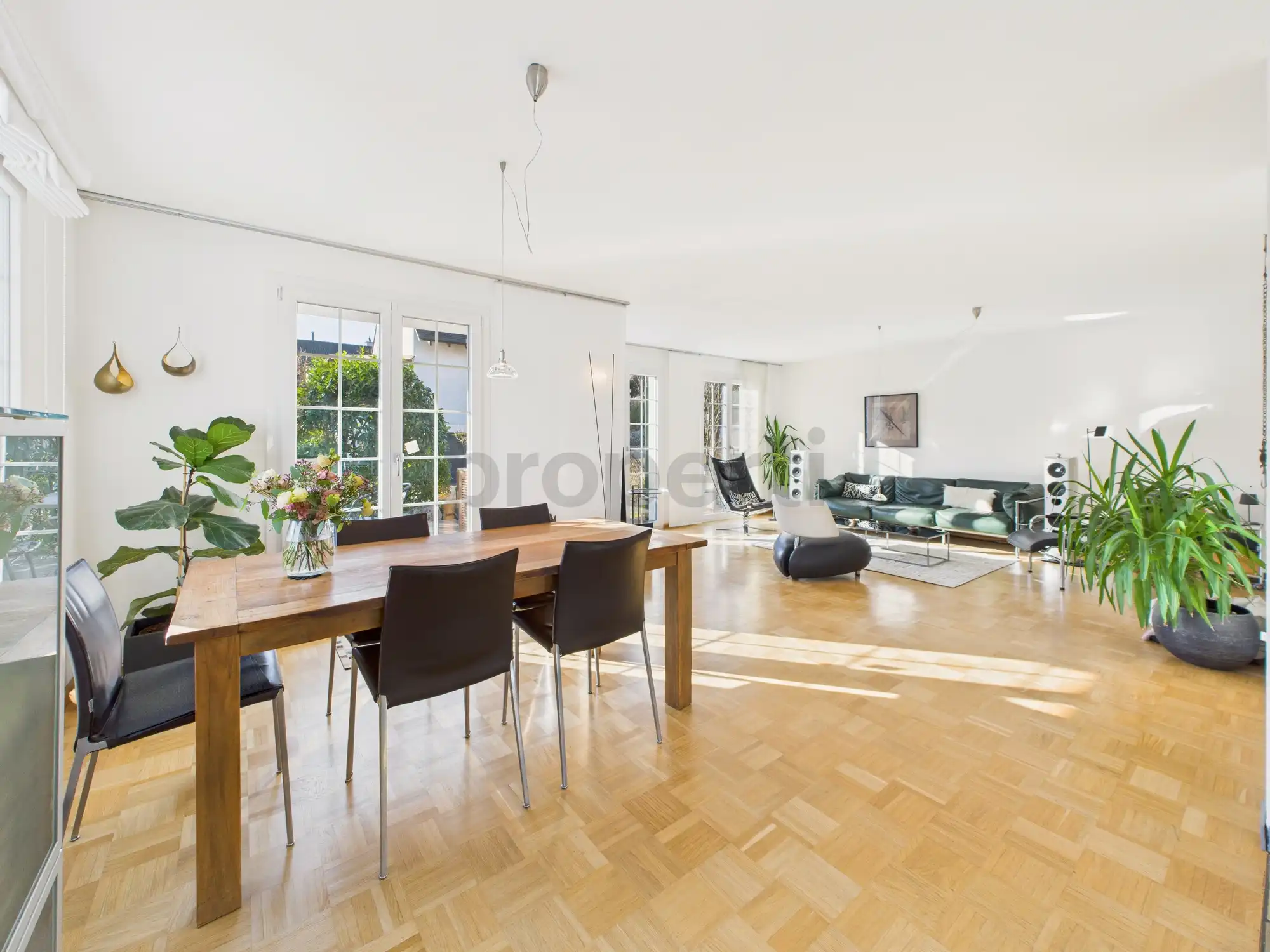 Familienparadies mit sonnigem Garten in ruhiger Bestlage von Bottmingen