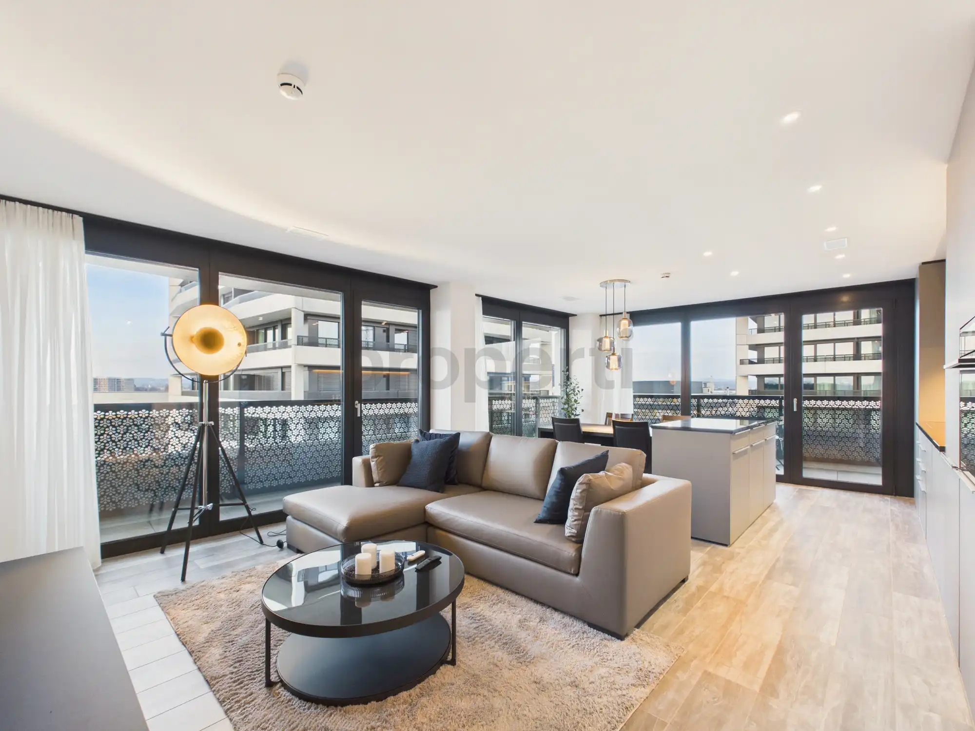 Moderne 2.5-Zimmer-Wohnung mit Balkon, Dübendorf