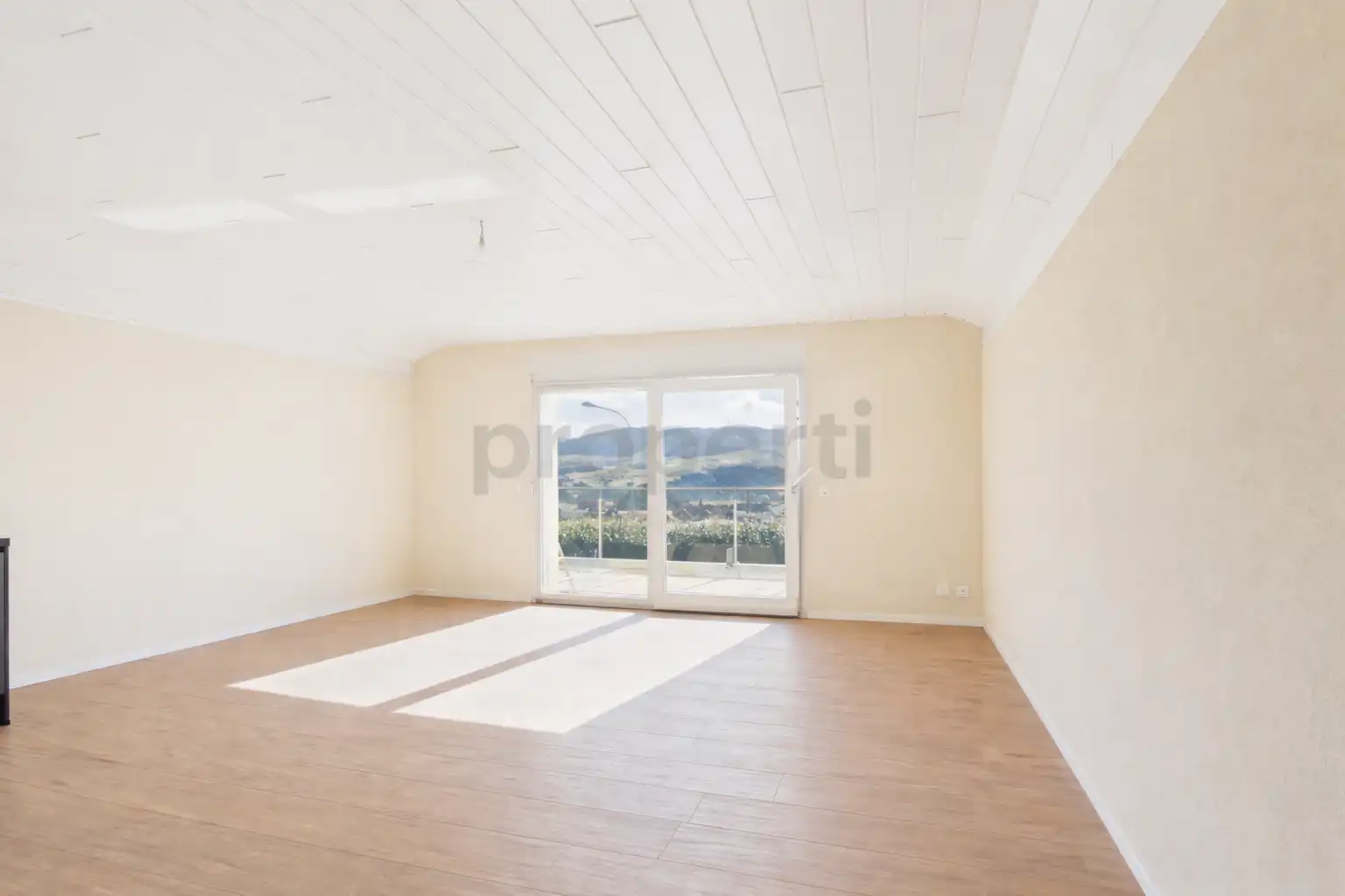 Appartement élégant 4.5 pièces avec balcon, Chénens