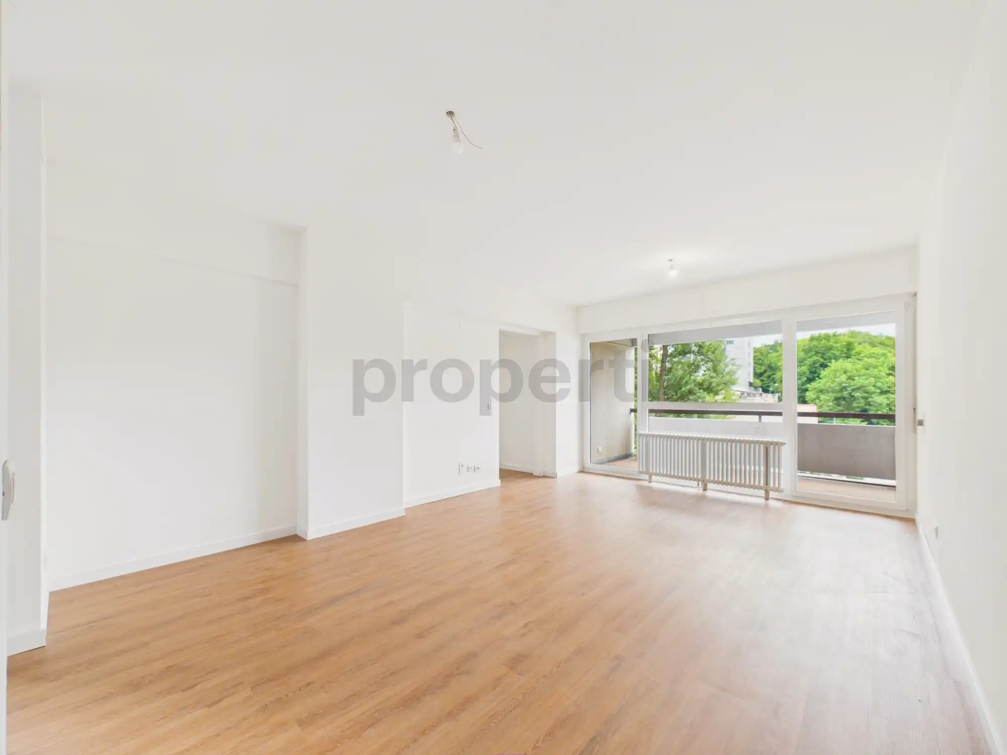 Elegante appartamento 3.5 locali ristrutturato con balcone, Pazzallo